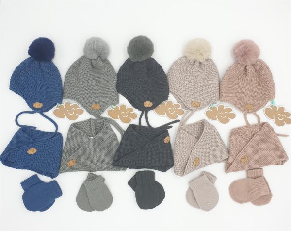 Conj.3 pzas.:Gorro, cuello cruzado y manoplas